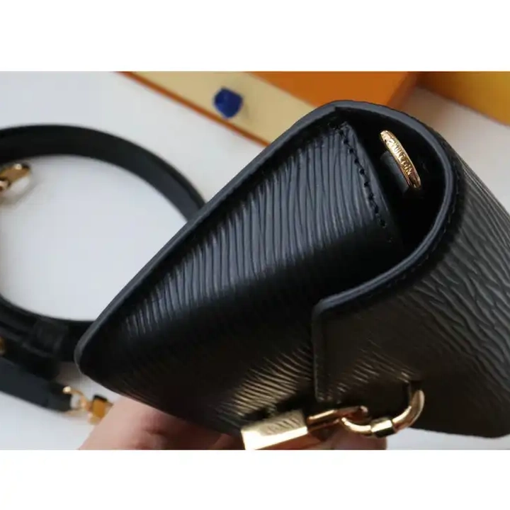 Fashionrepsfam ru 2109DJ0024 Bags LV 0813